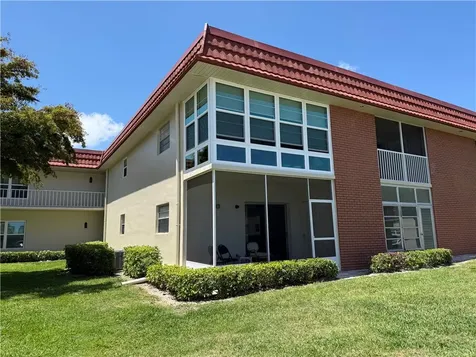37 Pine Arbor Lane Vero Beach FL 32962