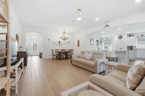 5285 2nd Manor Vero Beach FL 32968