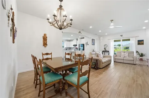 5285 2nd Manor Vero Beach FL 32968