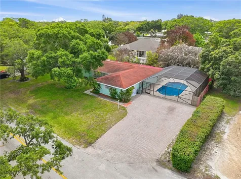 2115 15th Place Vero Beach FL 32960