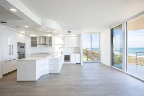 4802 N. Highway A1a North Hutchinson Island FL 34949