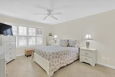 4949 Corsica Square Vero Beach FL 32967