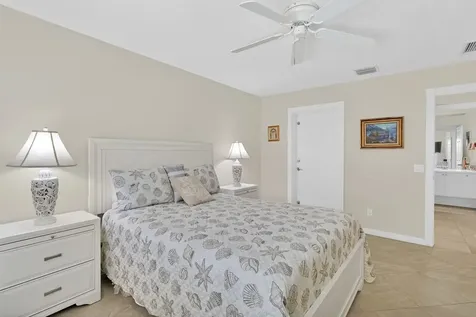 4949 Corsica Square Vero Beach FL 32967