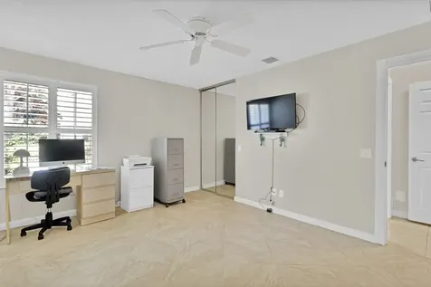 4949 Corsica Square Vero Beach FL 32967