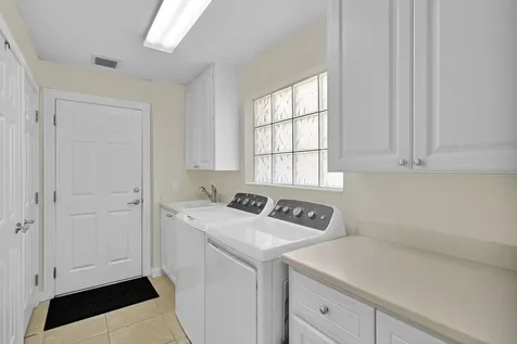 4949 Corsica Square Vero Beach FL 32967