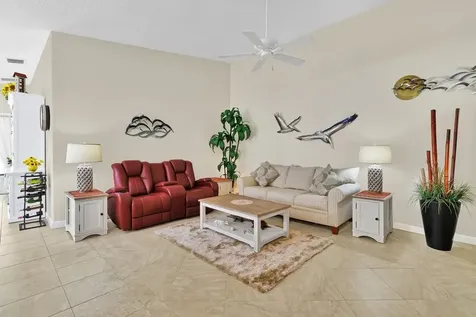 4949 Corsica Square Vero Beach FL 32967
