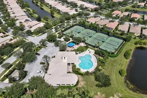 4949 Corsica Square Vero Beach FL 32967