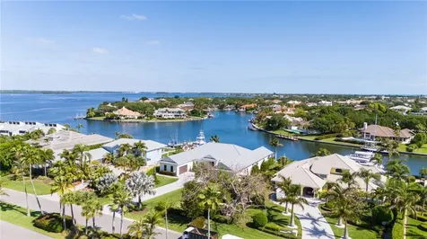 1806 Mooringline Drive Vero Beach FL 32963