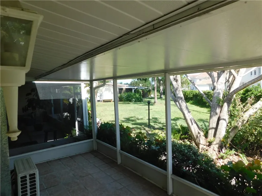 557 7th Place Vero Beach FL 32962