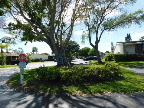 557 7th Place Vero Beach FL 32962