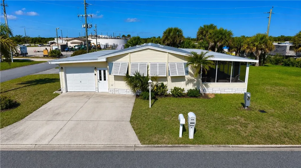 1201 Chipewa Drive Barefoot Bay FL 32976