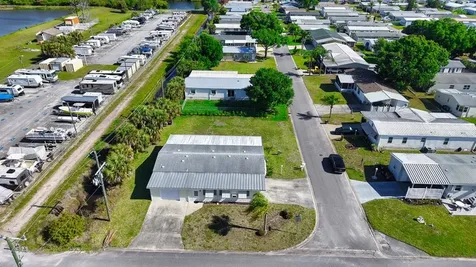 1201 Chipewa Drive Barefoot Bay FL 32976