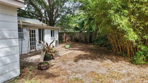 2546 Vero Beach Avenue Vero Beach FL 32960