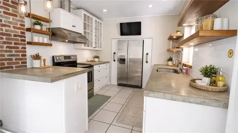 2546 Vero Beach Avenue Vero Beach FL 32960
