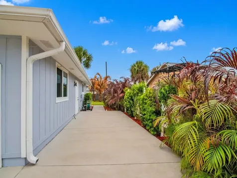 425 Bywood Avenue Sebastian FL 32958