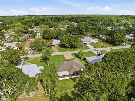1235 37th Avenue Vero Beach FL 32960