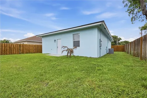 4248 26th Avenue Vero Beach FL 32967