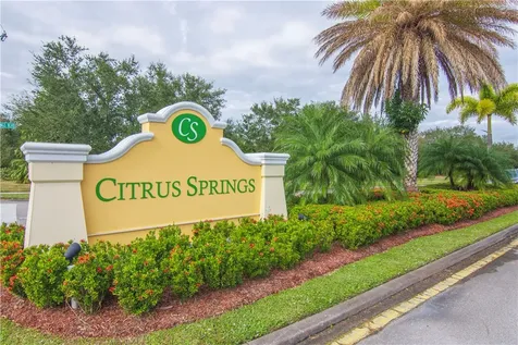 655 Valencia Circle SW Vero Beach FL 32968