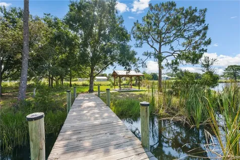 525 Wright Circle Vero Beach FL 32968