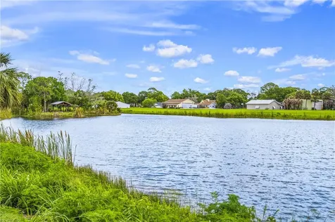 525 Wright Circle Vero Beach FL 32968