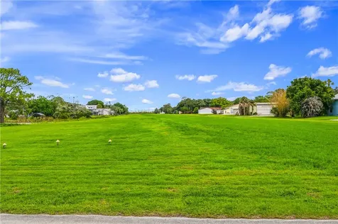 525 Wright Circle Vero Beach FL 32968