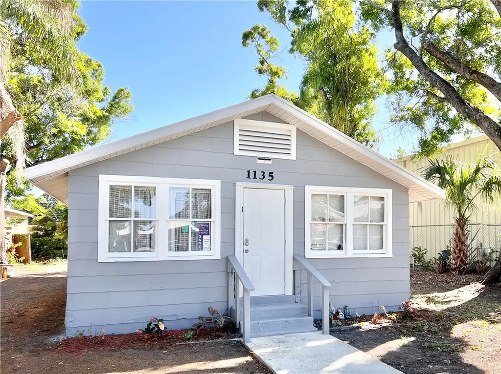 1135 17th Place Vero Beach FL 32960