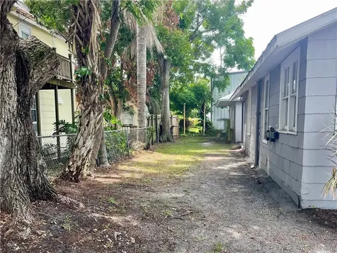 1135 17th Place Vero Beach FL 32960