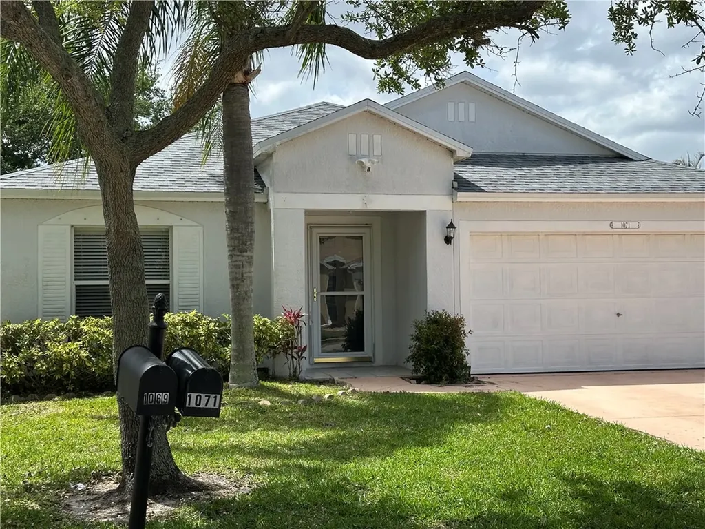 1071 W 13th Square Vero Beach FL 32960
