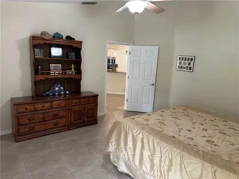 1071 W 13th Square Vero Beach FL 32960