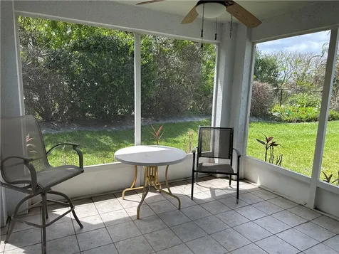 1071 W 13th Square Vero Beach FL 32960