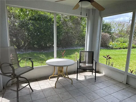 1071 W 13th Square Vero Beach FL 32960