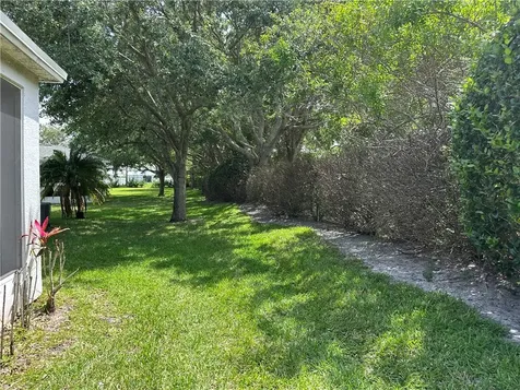 1071 W 13th Square Vero Beach FL 32960