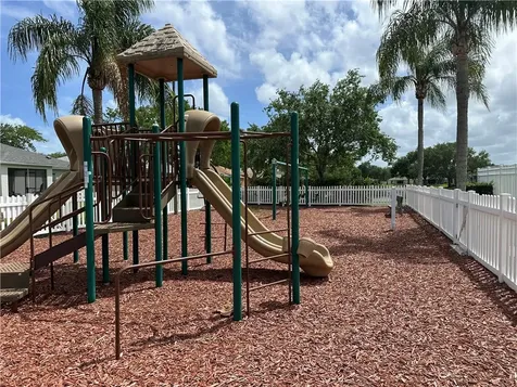 1071 W 13th Square Vero Beach FL 32960