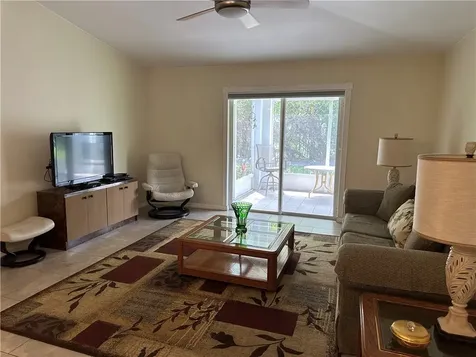 1071 W 13th Square Vero Beach FL 32960