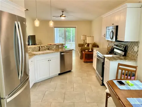 1071 W 13th Square Vero Beach FL 32960