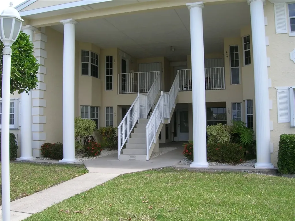 740 Lake Orchid Circle Vero Beach FL 32962