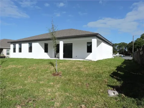 2877 Palisades Drive SE Palm Bay FL 32909