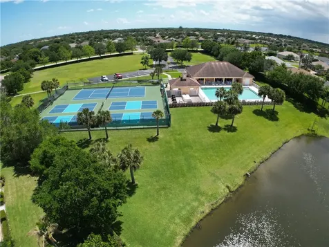 515 S Valencia Circle SW Vero Beach FL 32968