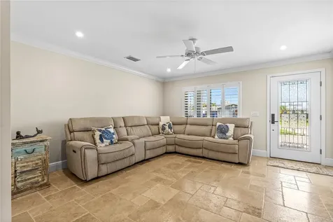 445 19th Place Vero Beach FL 32960