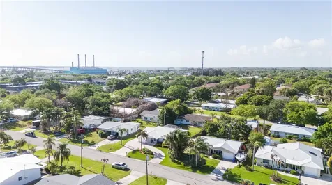 445 19th Place Vero Beach FL 32960