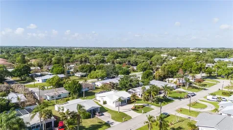 445 19th Place Vero Beach FL 32960