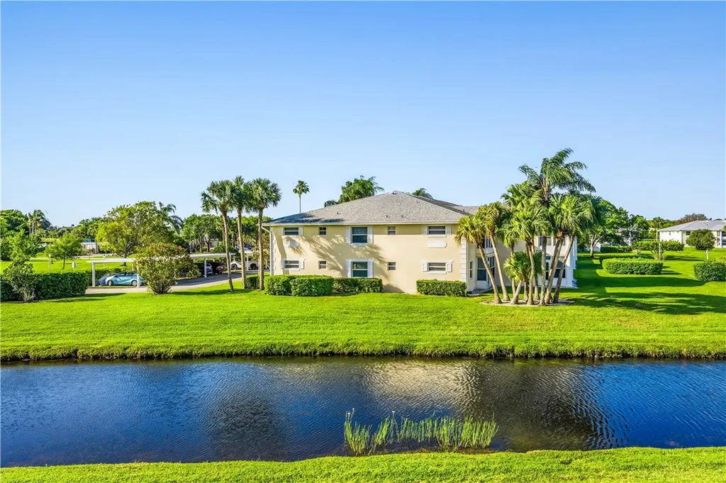 379 N Grove Isle Circle Vero Beach FL 32962