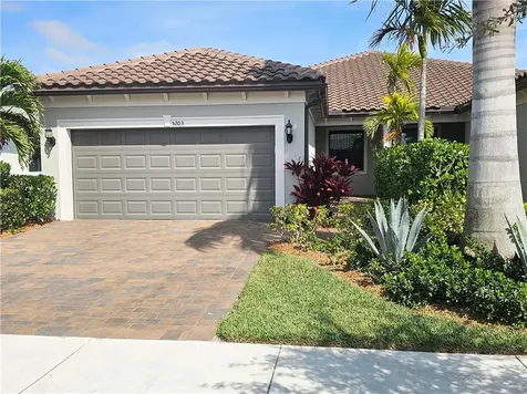 5203 Unity Square Vero Beach FL 32967