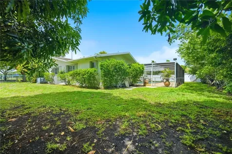 321 Chaminade Drive Hollywood FL 33021