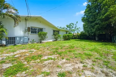 321 Chaminade Drive Hollywood FL 33021