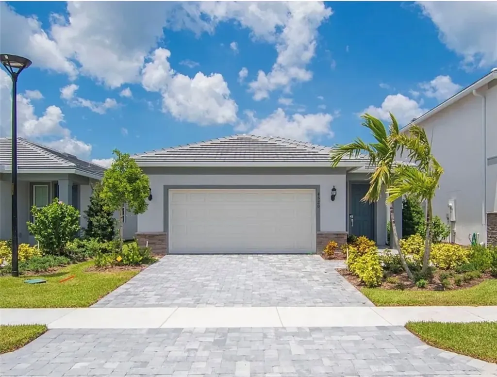 4520 Jolly Roger Manor Vero Beach FL 32967
