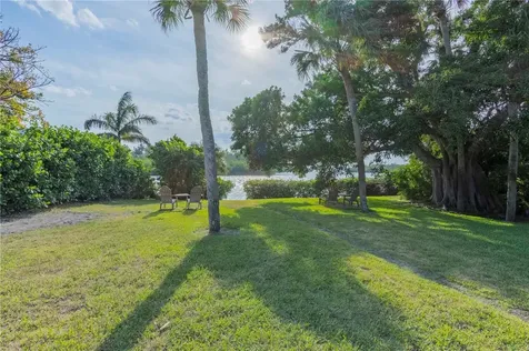 1027 Mangrove Lane Vero Beach FL 32963
