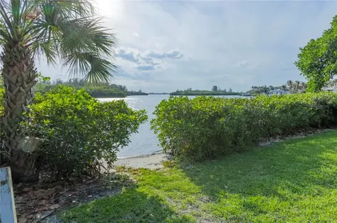 1027 Mangrove Lane Vero Beach FL 32963