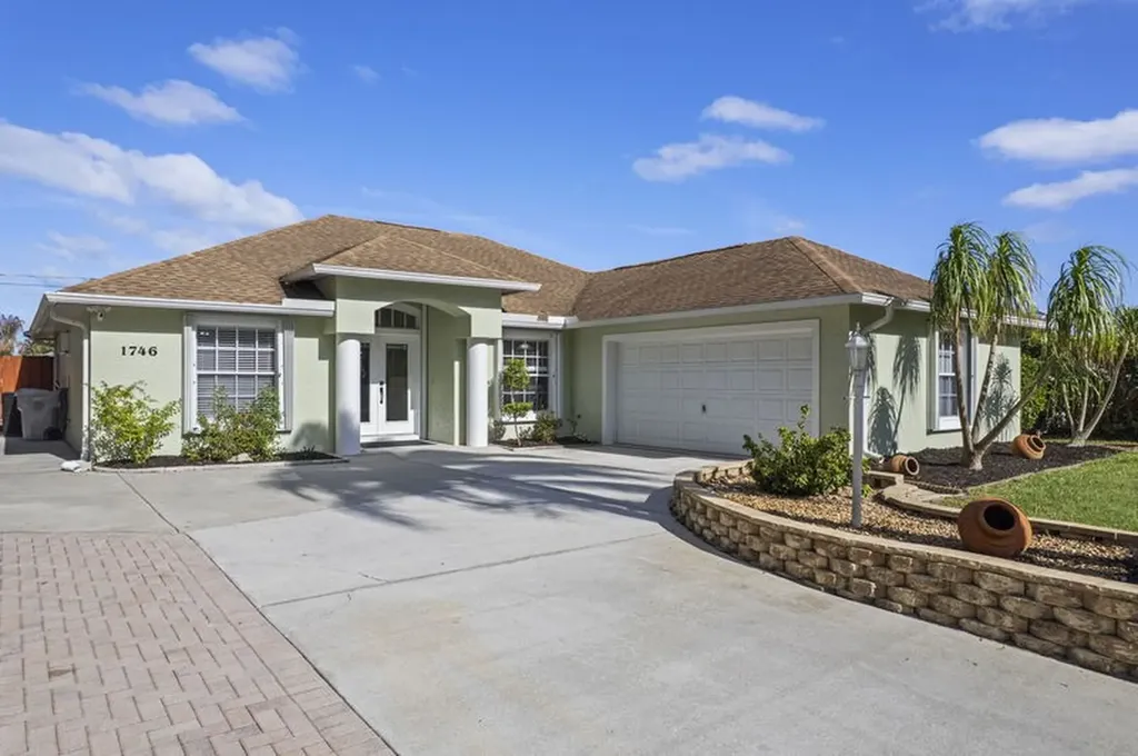 1746 Highland Drive SW Vero Beach FL 32962