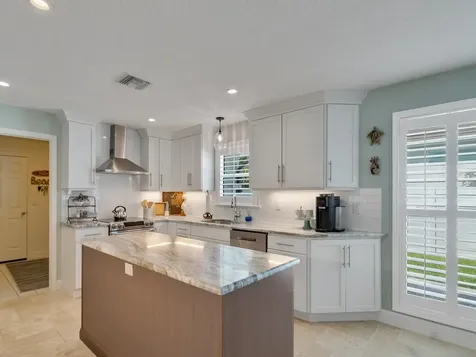 1500 Smugglers Cove Vero Beach FL 32963